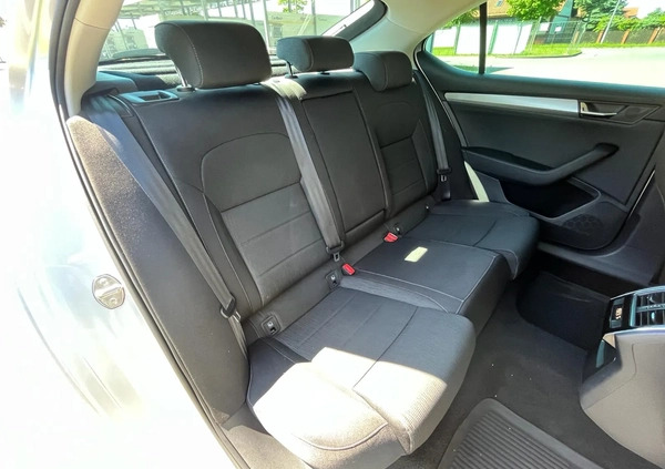 Skoda Superb cena 82900 przebieg: 125000, rok produkcji 2019 z Elbląg małe 436